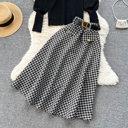 Ensemble 2 pièces pull à col roulé et jupe écossaise