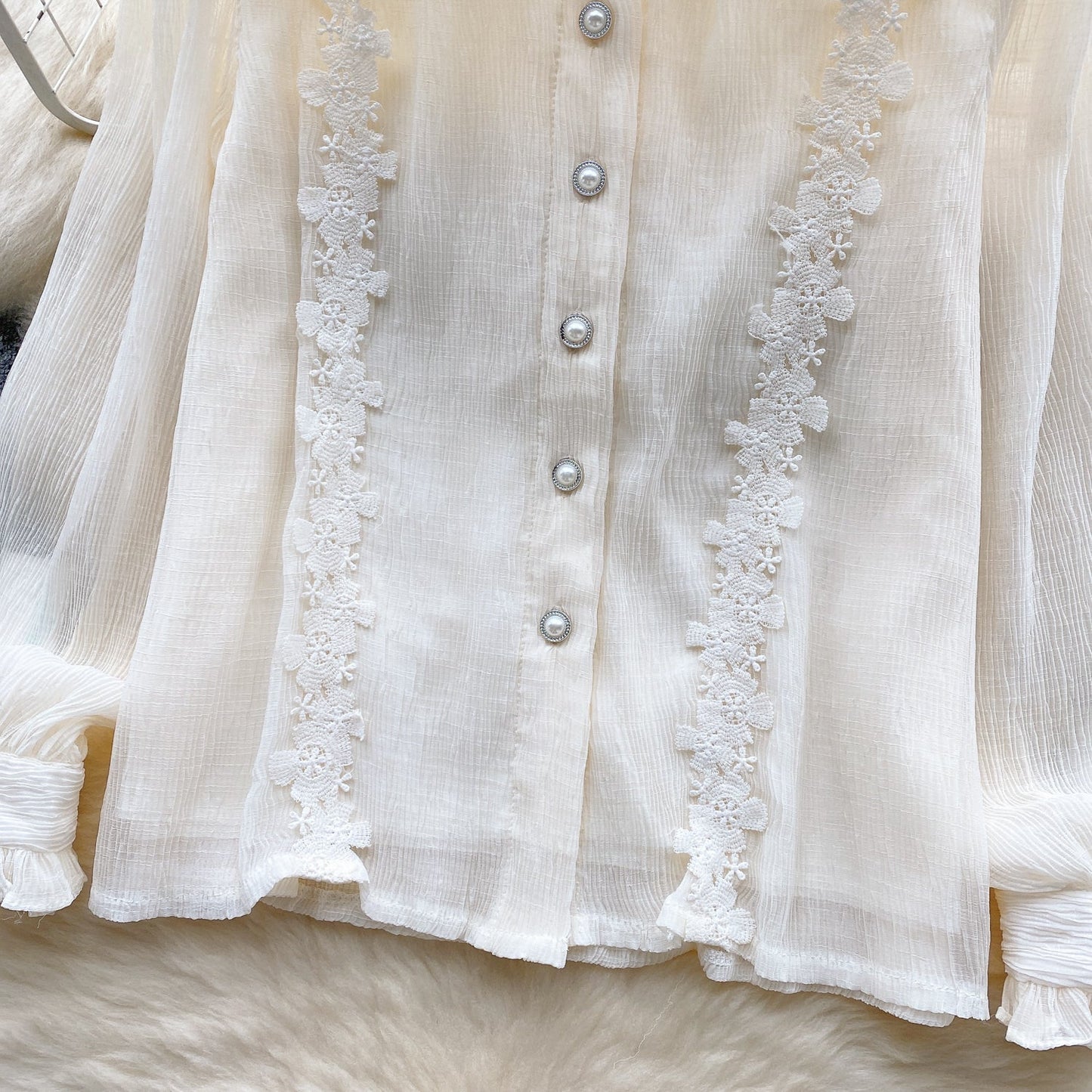 Courtly Long-sleeve Embroidery Lace Blouse