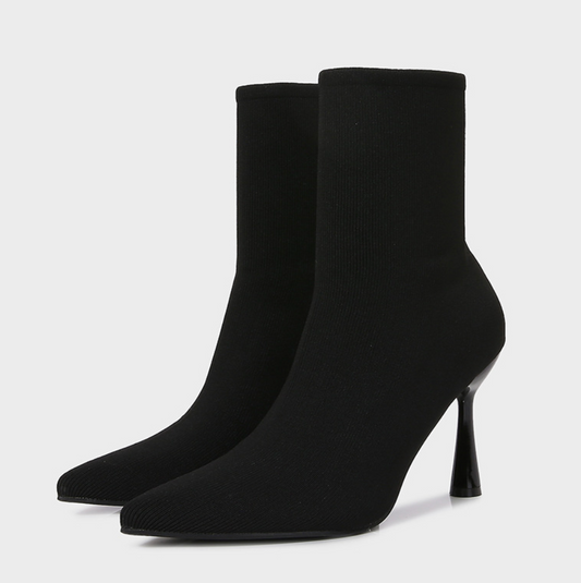 Pointed-toe Stretchy Black Knit Boots