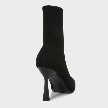Pointed-toe Stretchy Black Knit Boots