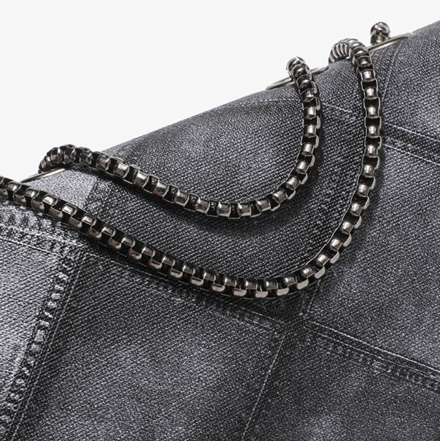 Lattice Embossed Gradient Gray Chain Bag