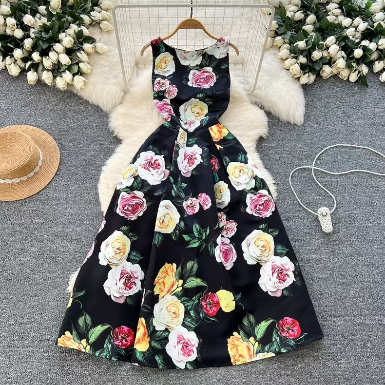 Ärmelloses Blumenkleid im Vintage-Stil