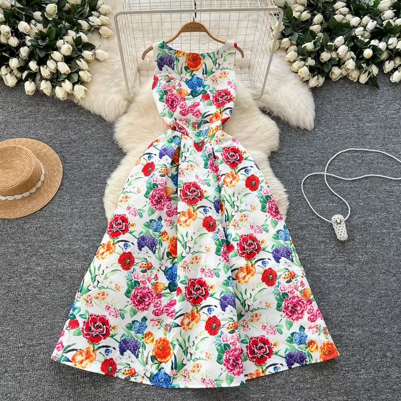 Ärmelloses Blumenkleid im Vintage-Stil