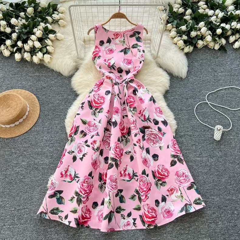 Ärmelloses Blumenkleid im Vintage-Stil