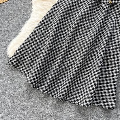 Ensemble 2 pièces pull à col roulé et jupe écossaise