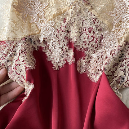 Robe nuisette sexy en dentelle à col en V