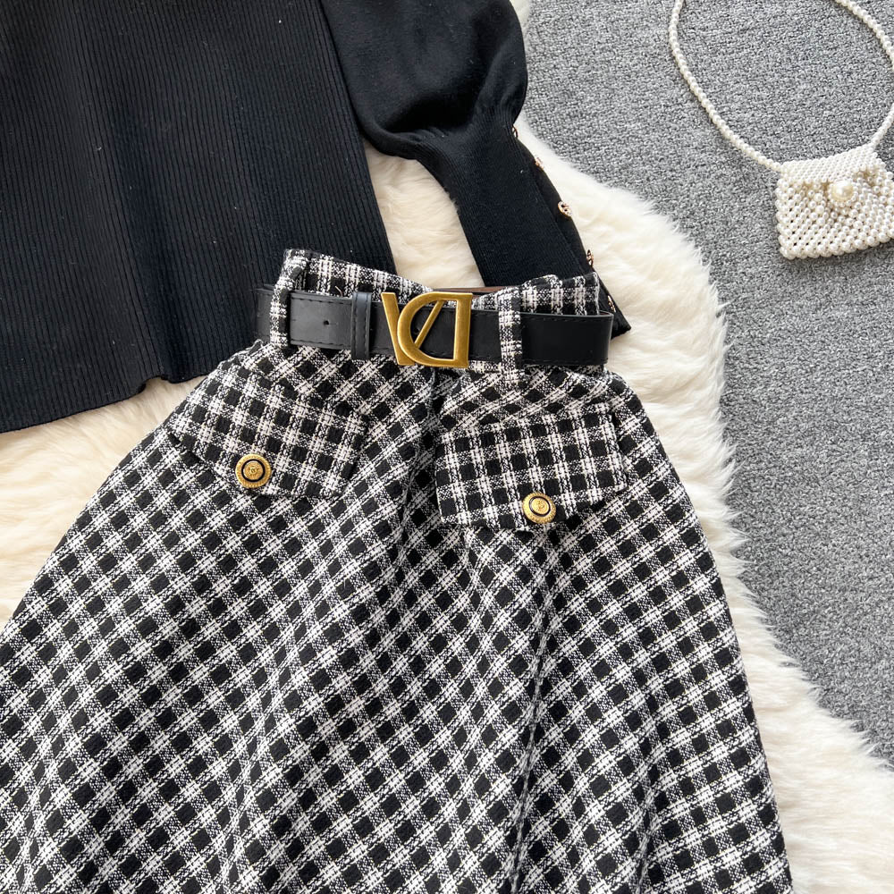 Ensemble 2 pièces pull à col roulé et jupe écossaise