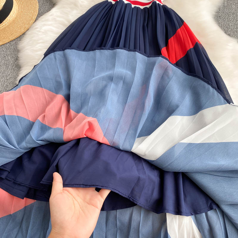 Robe en mousseline tricotée à rayures