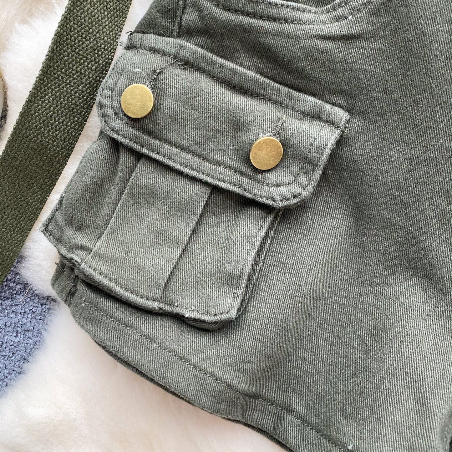 Chic Large Pocket Denim Shorts