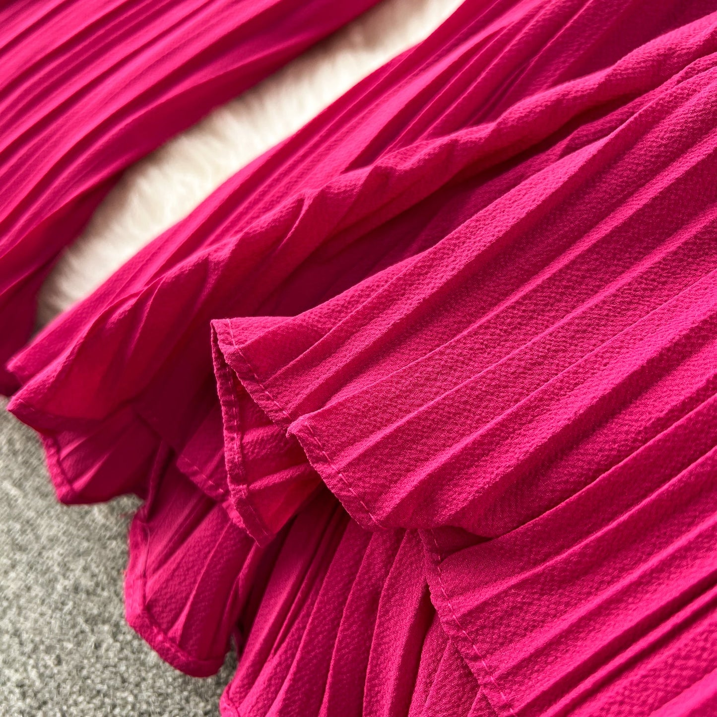 Women's Pleated Wide-Leg Flowgy Pants
