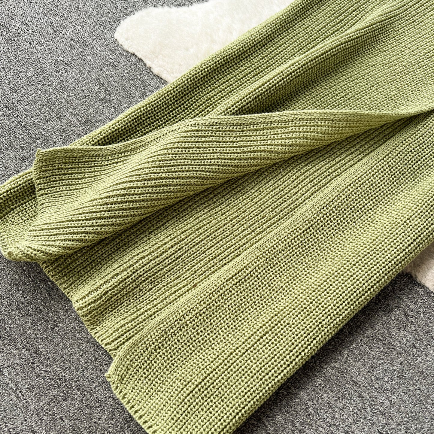 Cardigan et jupe thermiques torsadés 2 pièces