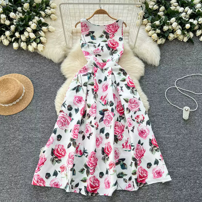 Ärmelloses Blumenkleid im Vintage-Stil