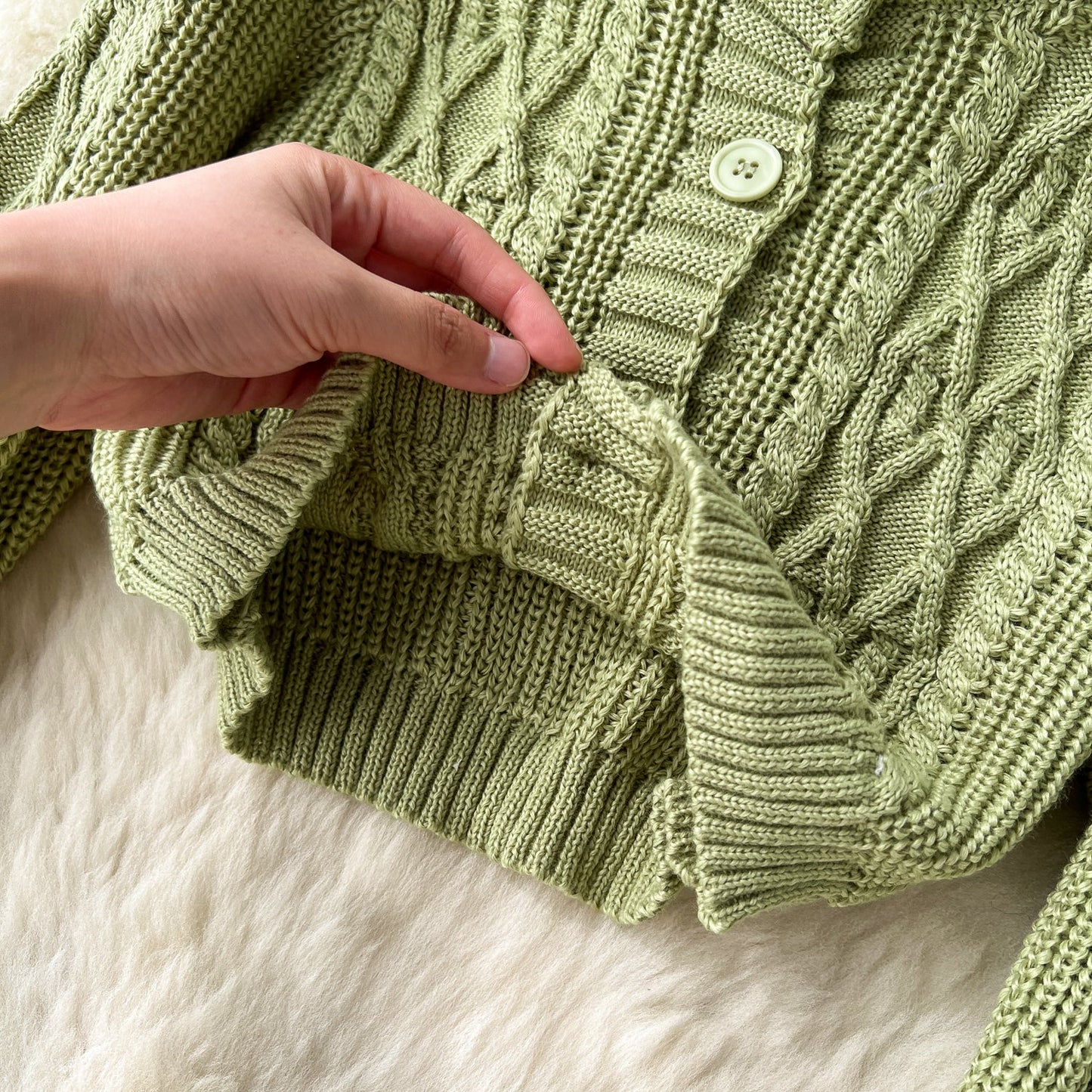 Cardigan et jupe thermiques torsadés 2 pièces