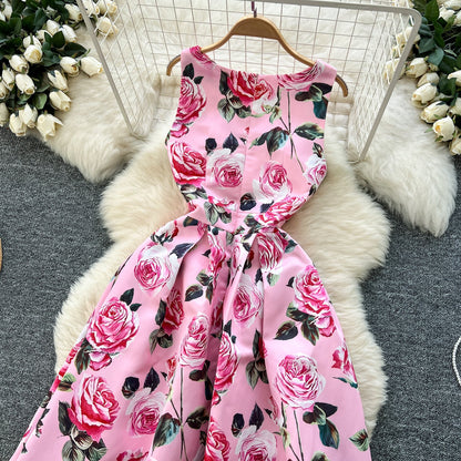 Ärmelloses Blumenkleid im Vintage-Stil