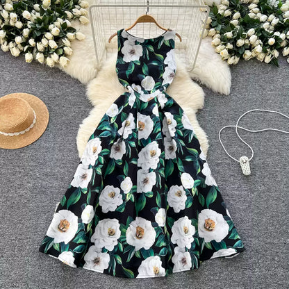 Ärmelloses Blumenkleid im Vintage-Stil