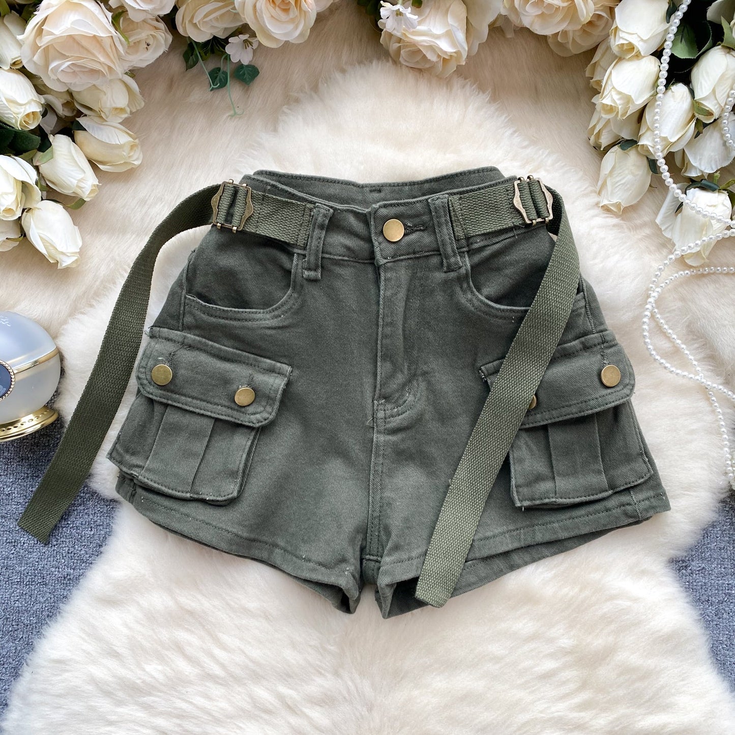 Chic Large Pocket Denim Shorts