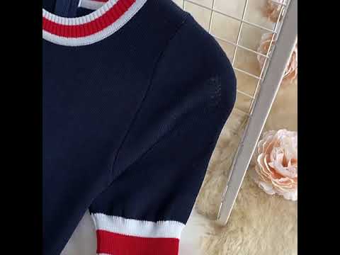 Robe en mousseline tricotée à rayures